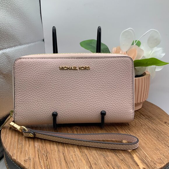 Michael Kors Powder Blush Jet Set Travel Flat Leather Pebbled Wristlet Wallet - Picture 1 of 8